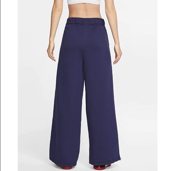 Nike Sportswear City Ready Women's Fleece Pants - Picture 3 of 4